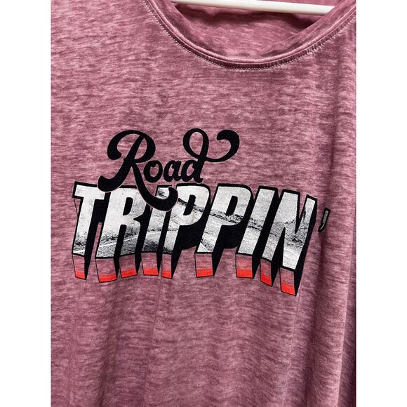 Torrid Tshirt "Road Trippin" Mauve with tie accent Size 2 - Picture 5 of 5